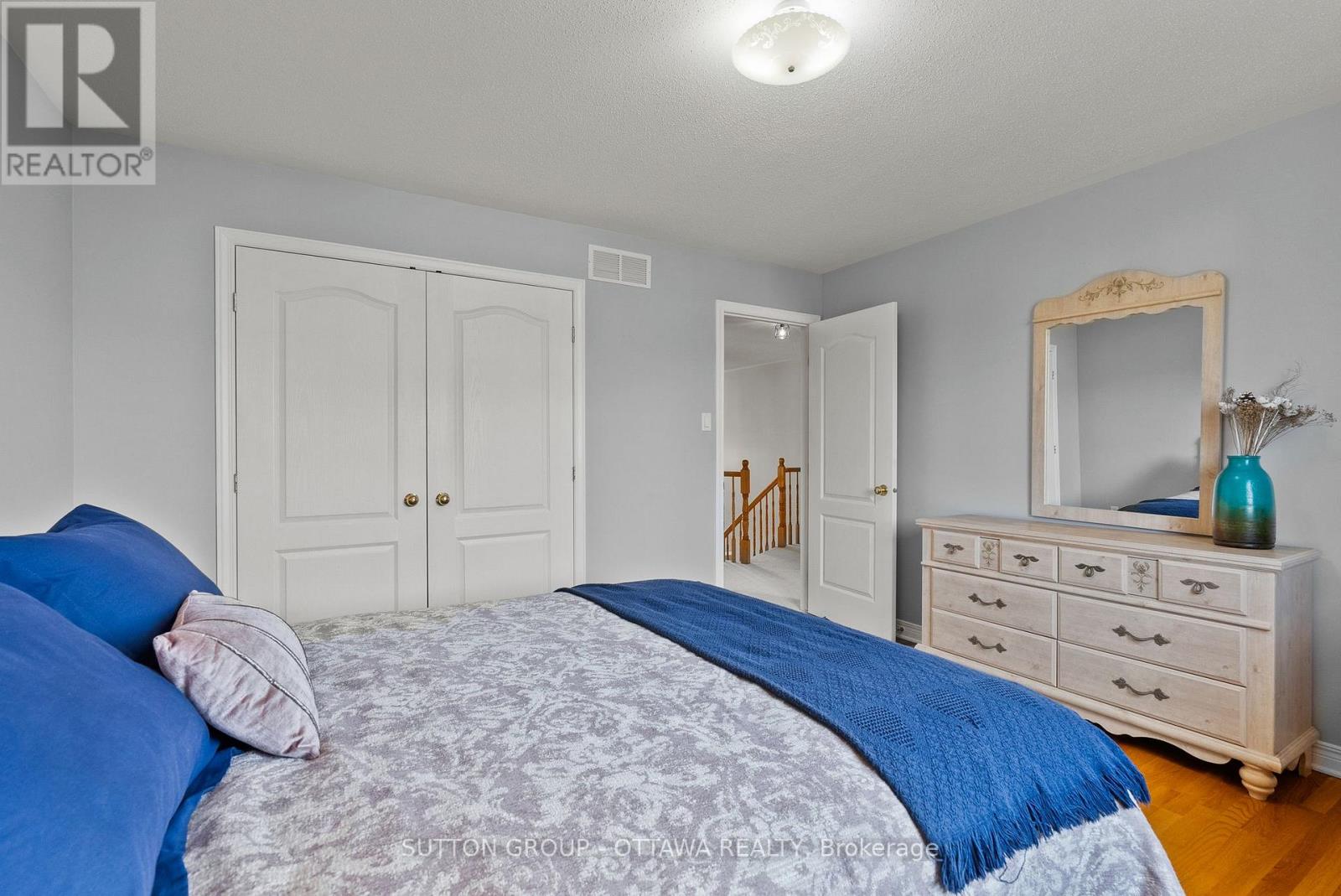 21 AVONMORE CRESCENT - 32