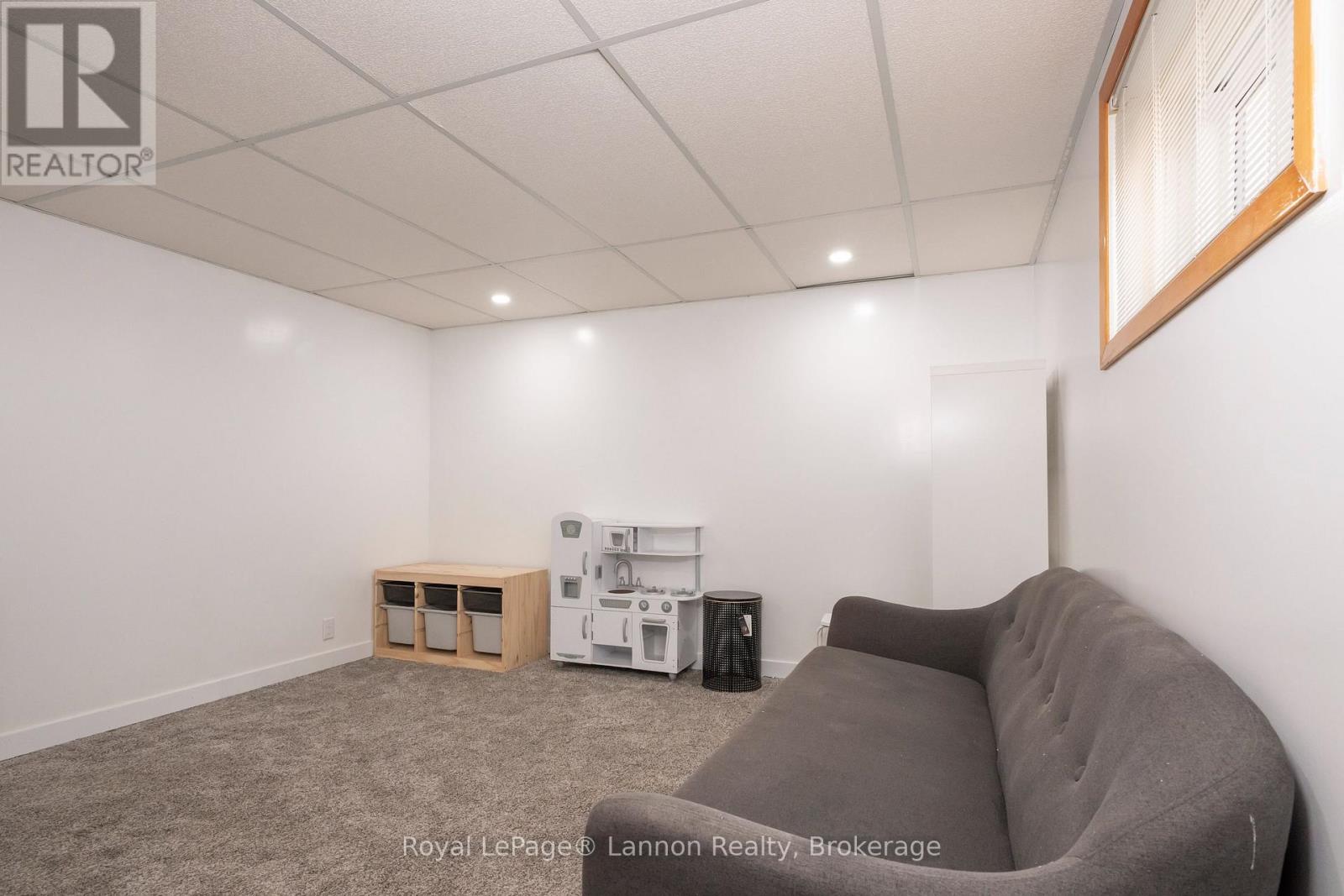 1340 STANLEY AVENUE - 26