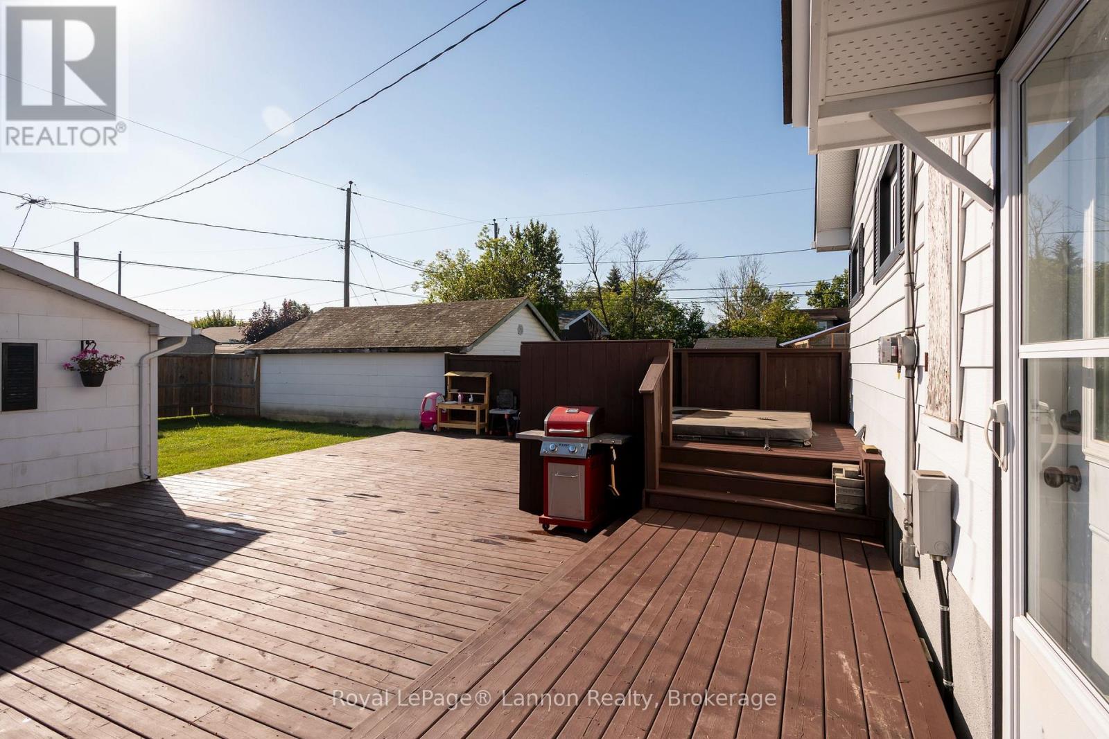 1340 STANLEY AVENUE - 35