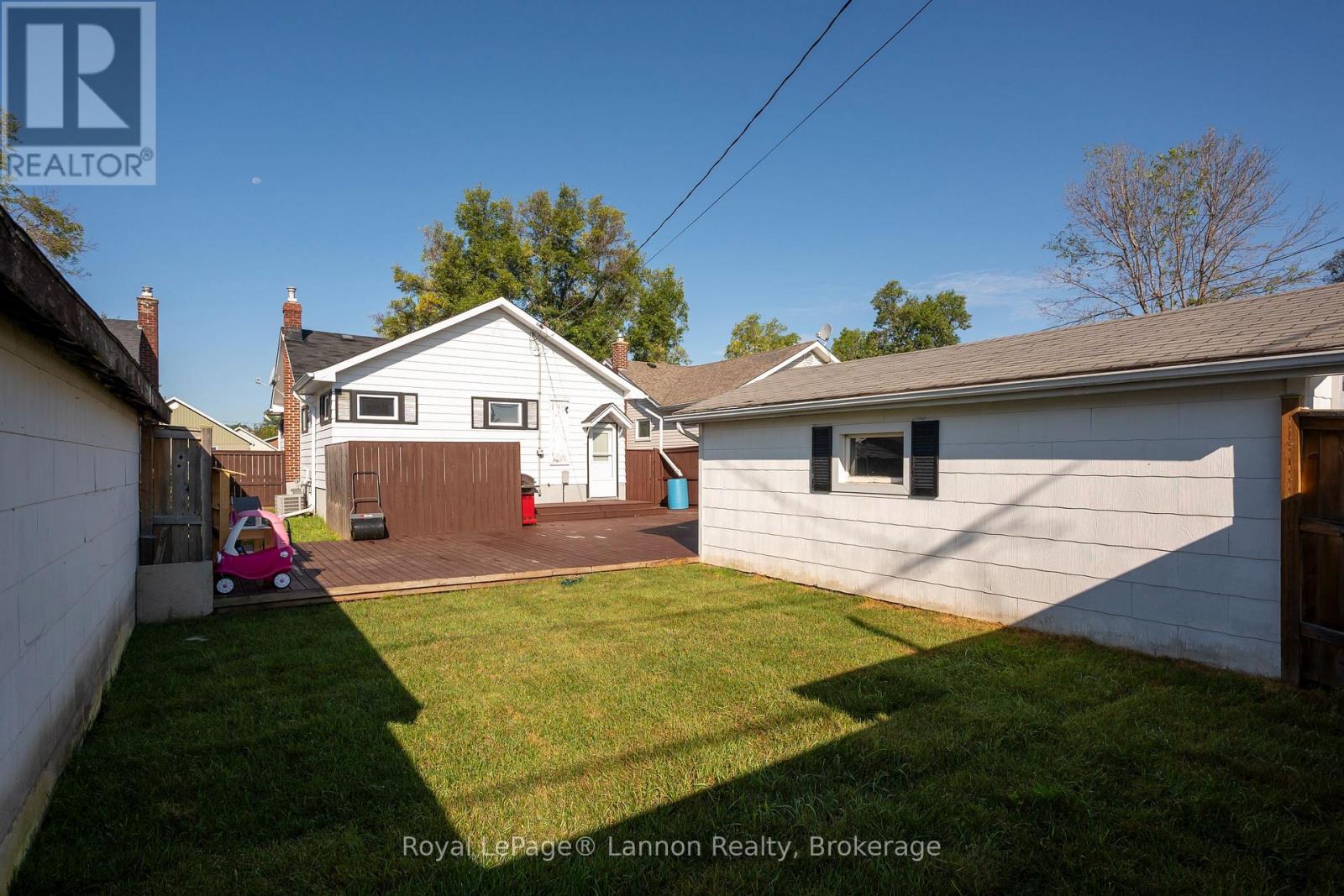 1340 STANLEY AVENUE - 36