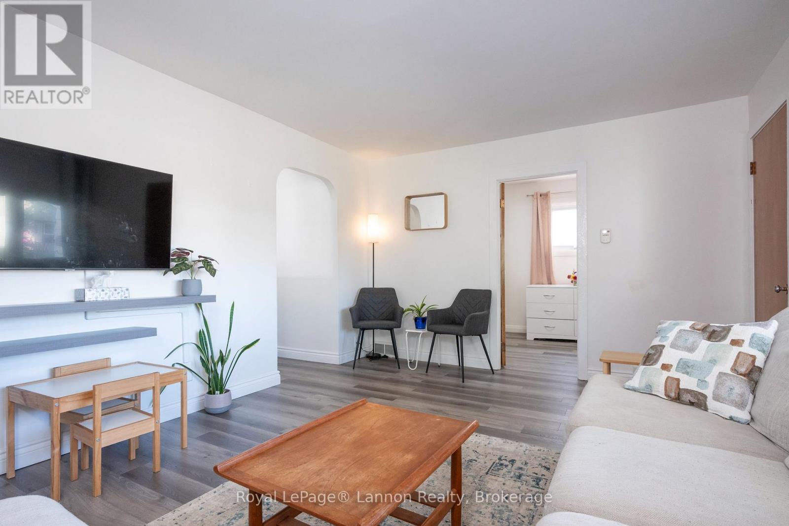 1340 STANLEY AVENUE - 6