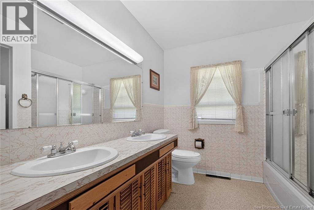 547 Bradford West Road - 29
