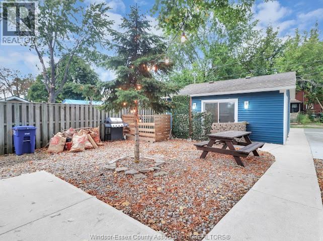 #REAR 324 PIERRE, Windsor, Ontario, N9A2J8, Windsor, Ontario — photo 2 of 5
