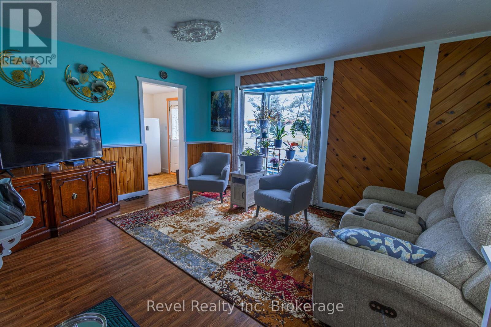 2 LINCOLN AVENUE - 7