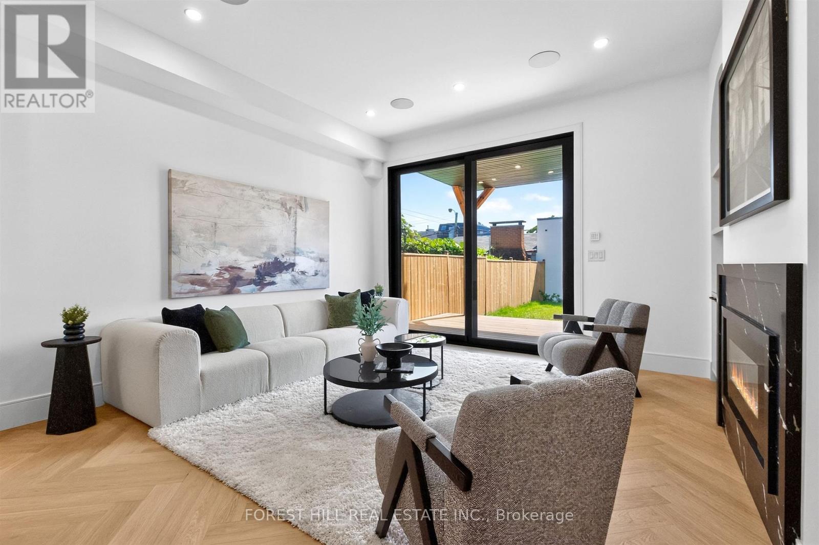 21 FOXLEY STREET - 12