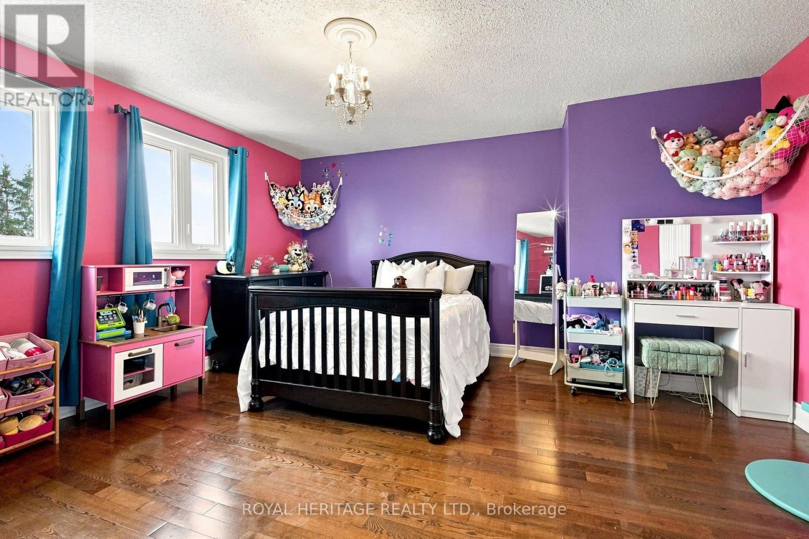 816 SHEPPARD AVENUE - Image 19
