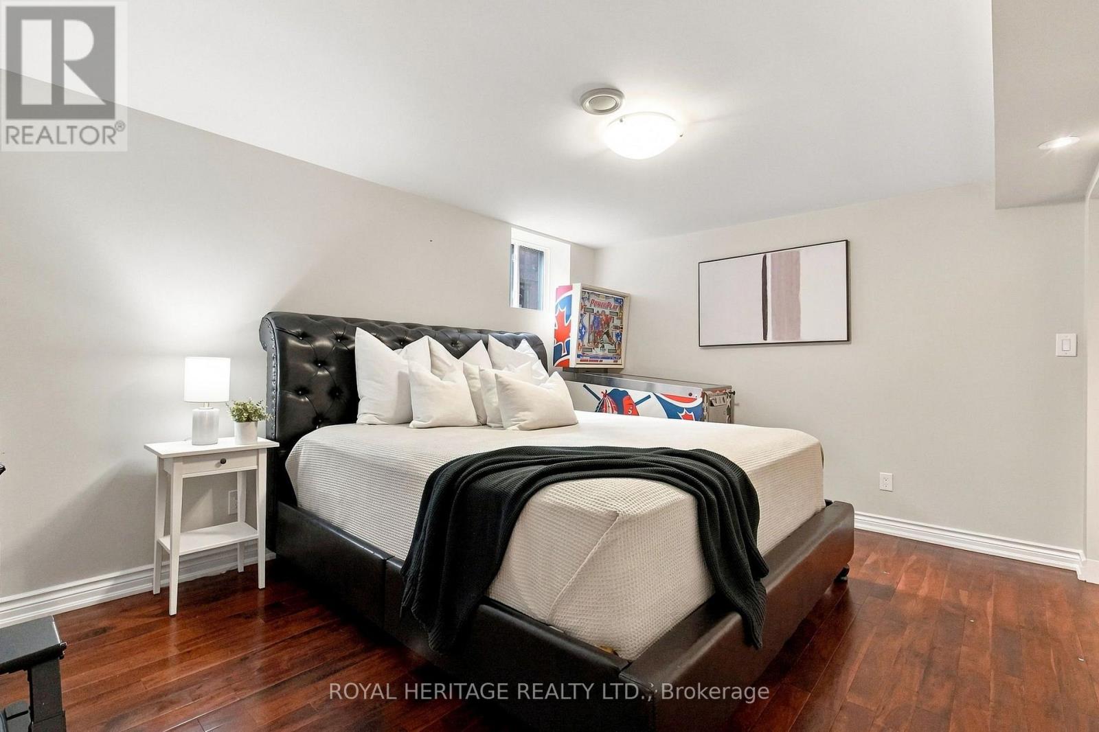 816 SHEPPARD AVENUE - Image 32