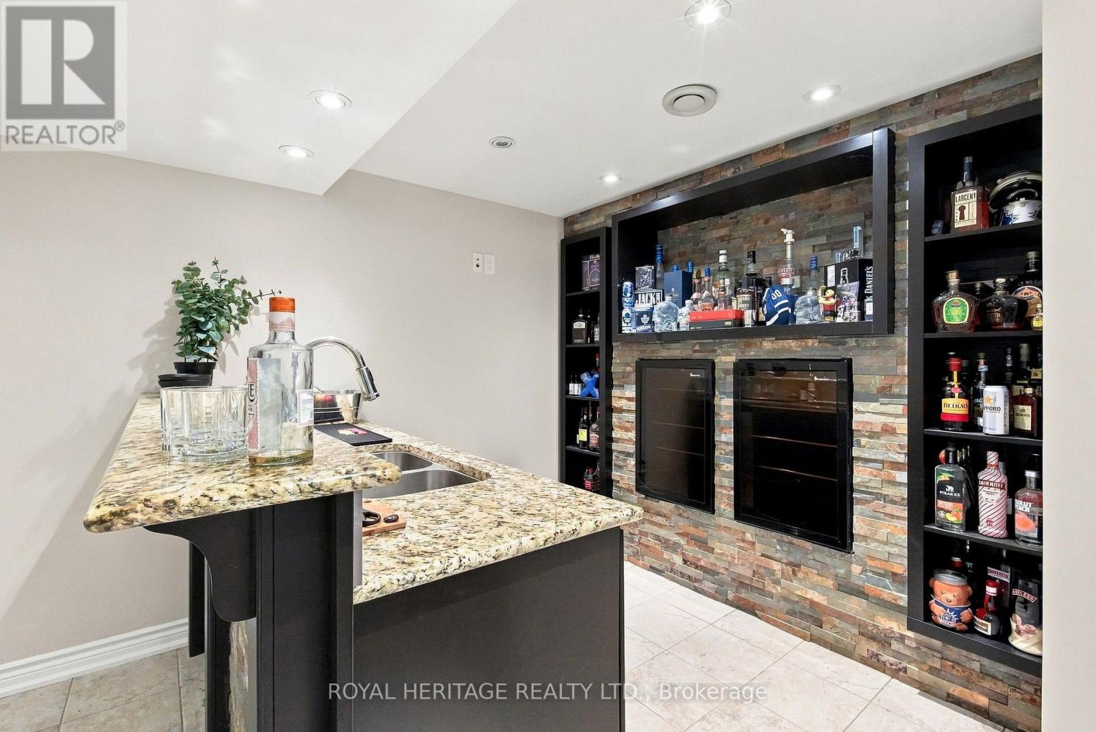 816 SHEPPARD AVENUE - Image 35