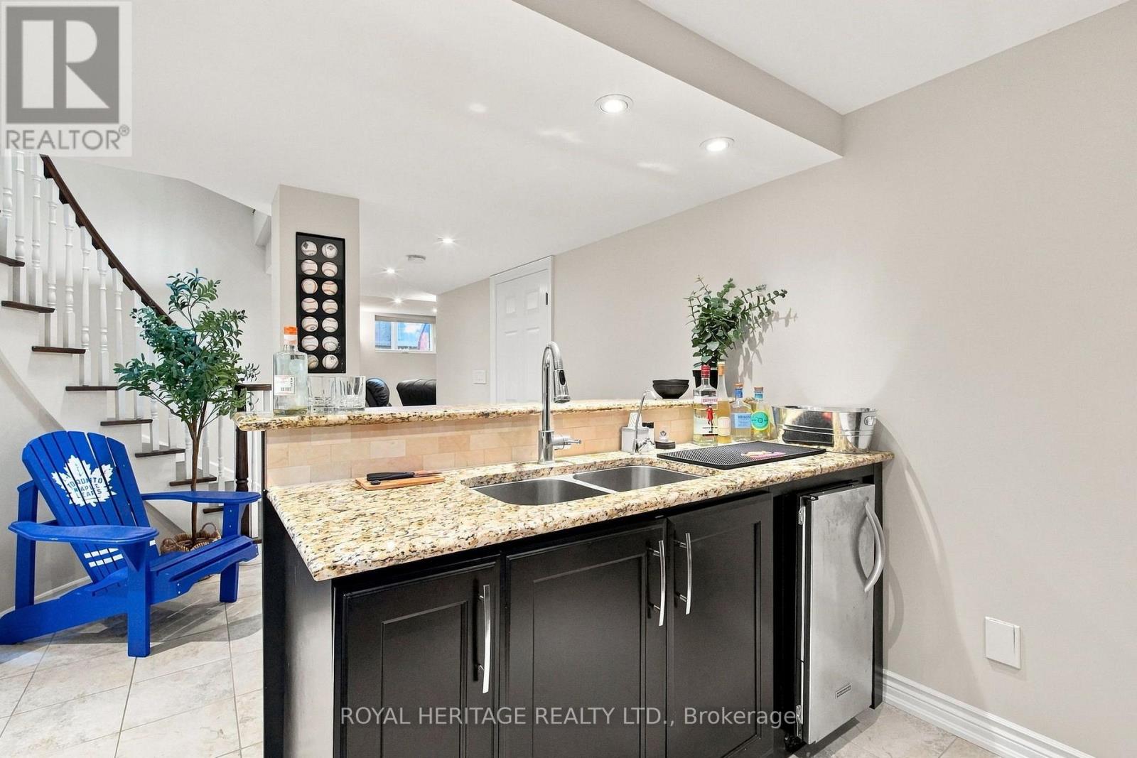 816 SHEPPARD AVENUE - Image 36