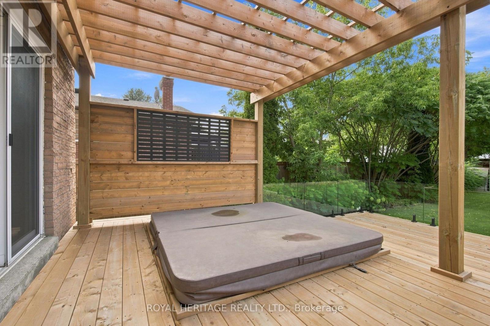 816 SHEPPARD AVENUE - Image 38