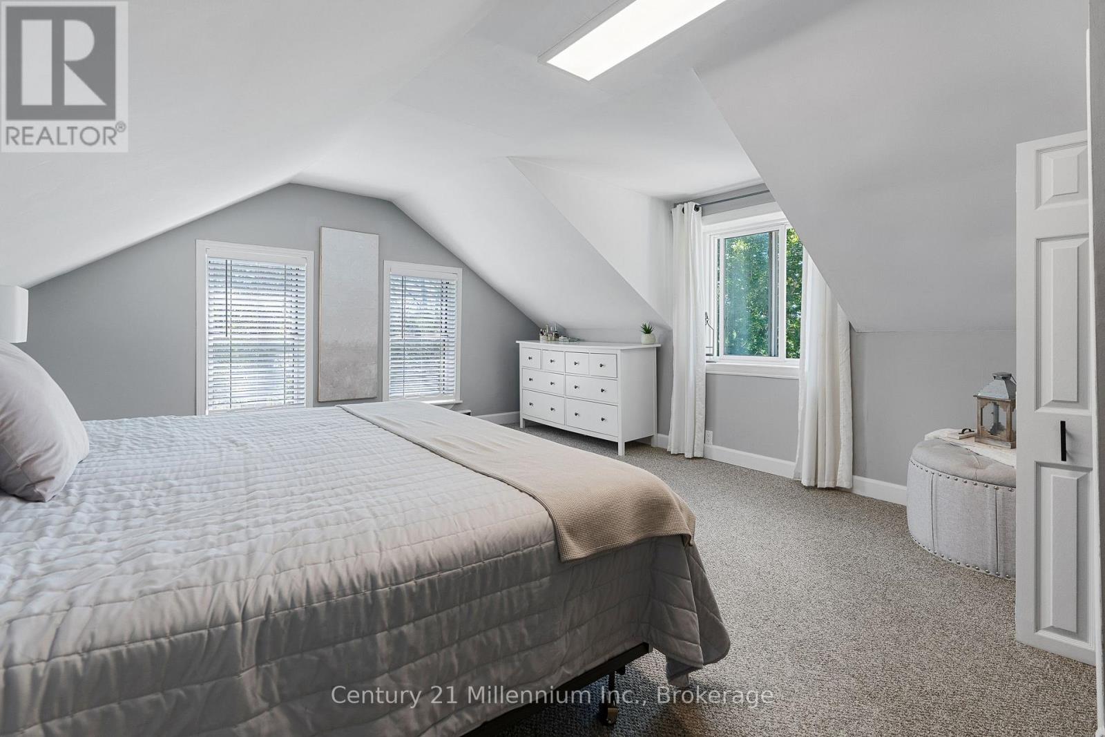 101774 GREY 5 ROAD - Image 33