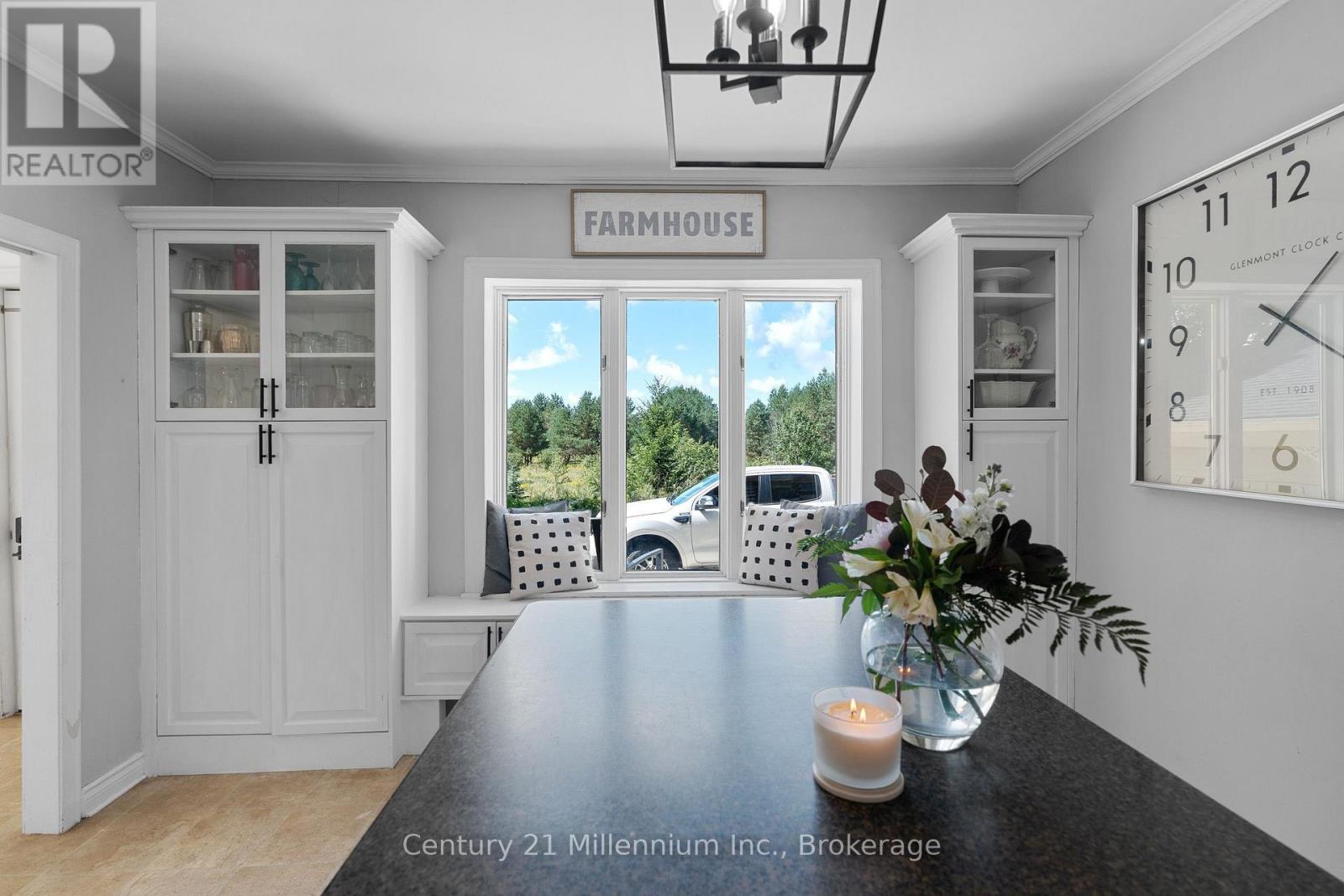 101774 GREY 5 ROAD - 43
