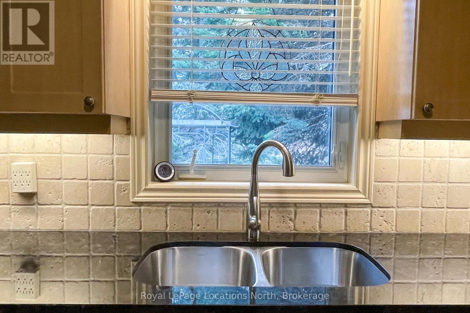 63 FAIRWAY AVENUE - 17