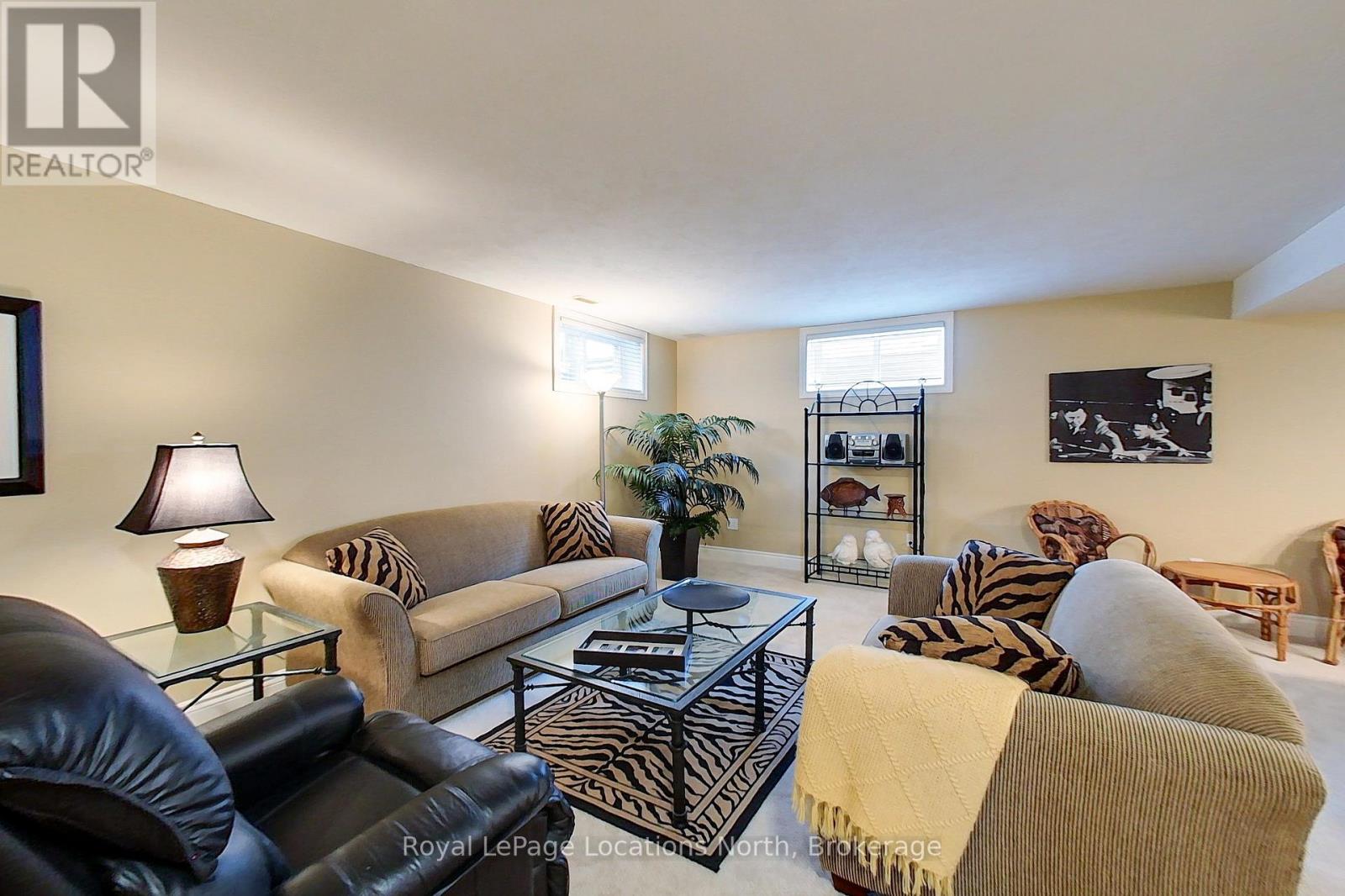 63 FAIRWAY AVENUE - 24