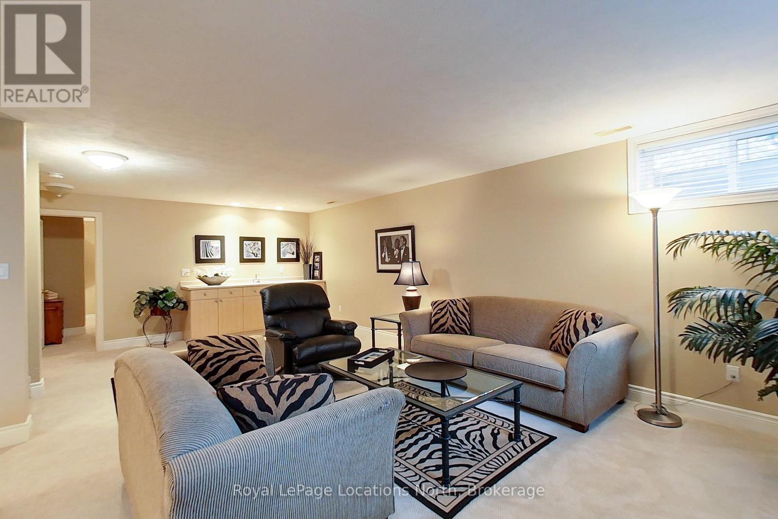 63 FAIRWAY AVENUE - 25