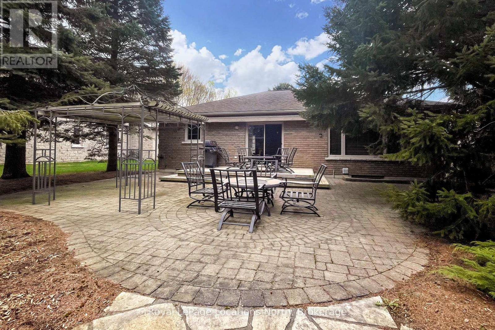 63 FAIRWAY AVENUE - 32