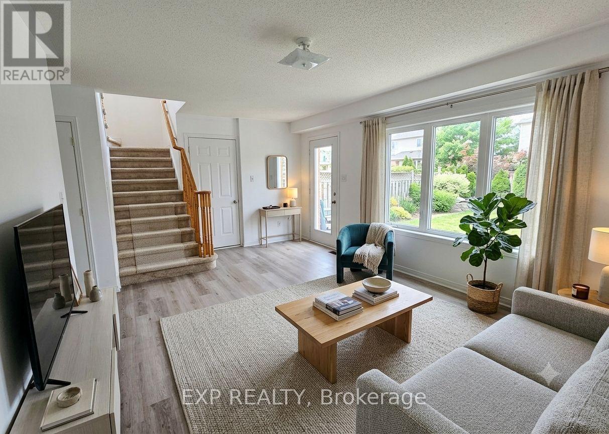 384 Flagstone photo 4