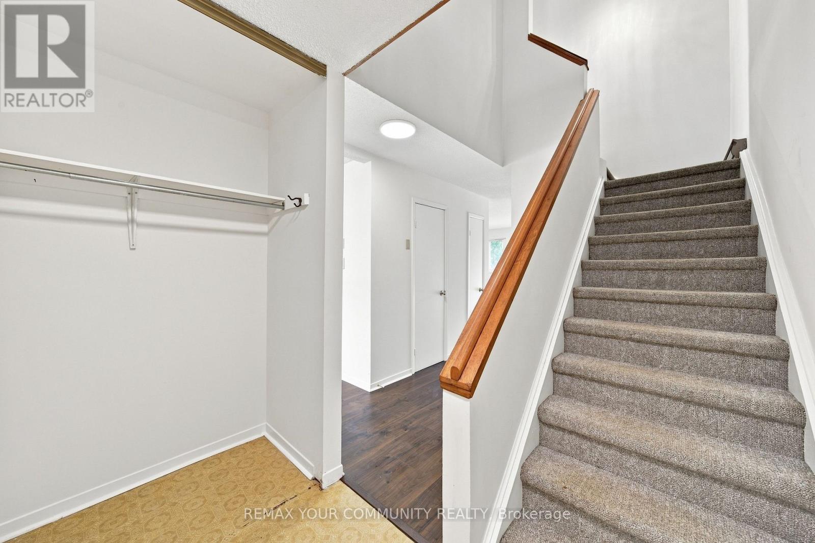 233 Little Avenue, Barrie (Allandale Heights), Ontario, L4N6L3, Barrie (Allandale Heights), Ontario — photo 4 of 5