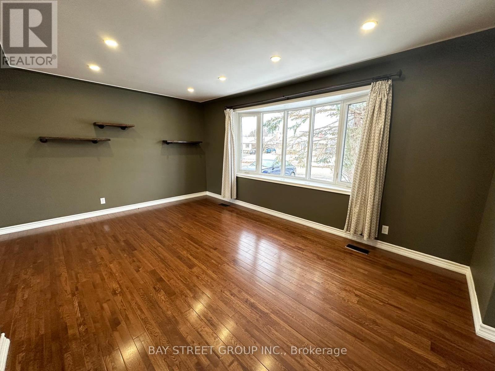 49 HOWLAND DRIVE — photo 3