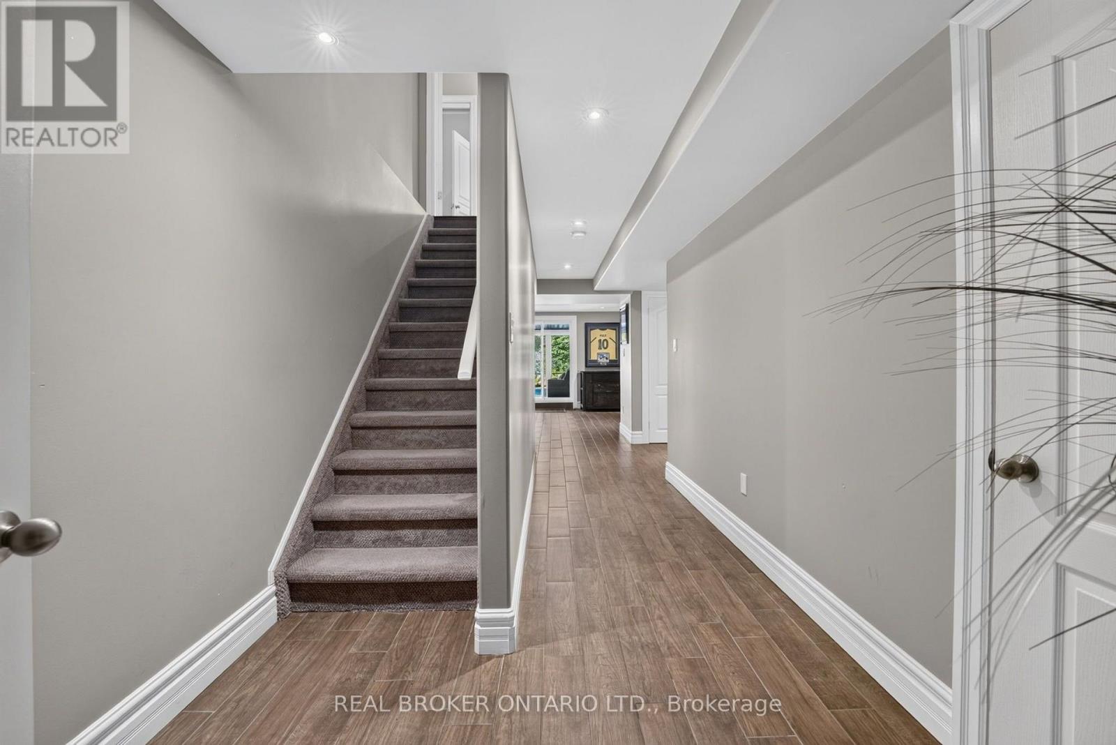 483 VALRIDGE DRIVE - Image 35