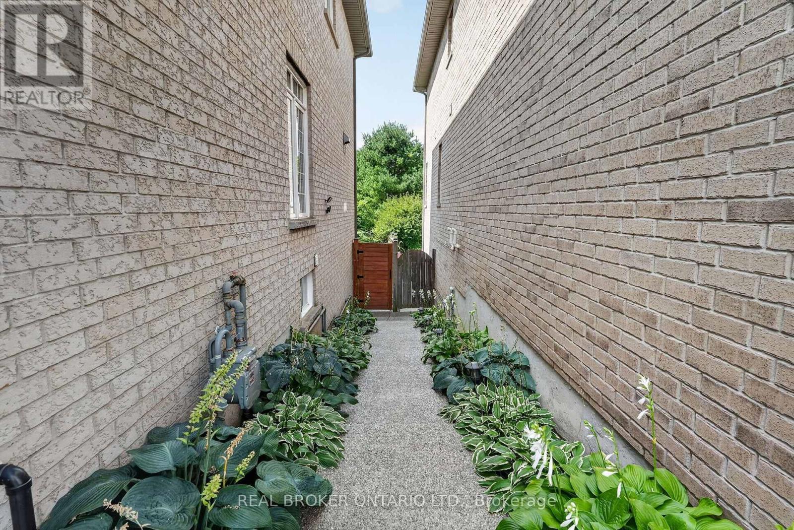 483 VALRIDGE DRIVE - Image 47