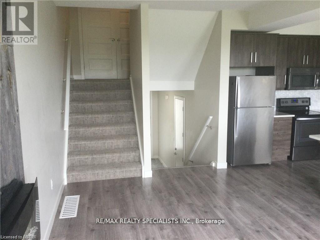 #977 977 West Village Square, London North (North M), Ontario, N6H0J7, London North (North M), Ontario — photo 5 of 5