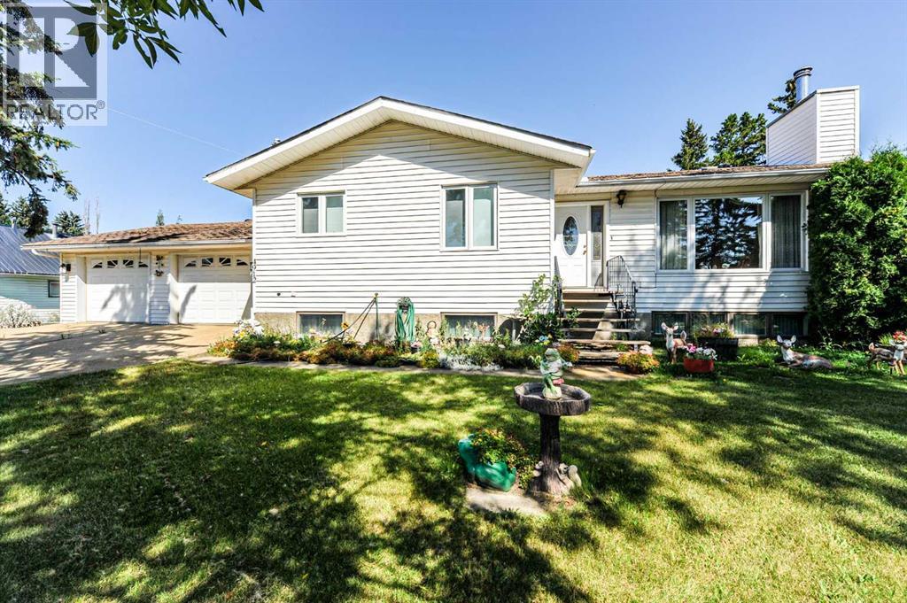 4912 56 Avenue - 1