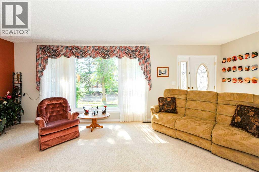 4912 56 Avenue - 11