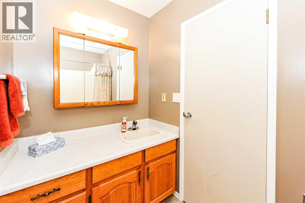 4912 56 Avenue - 20