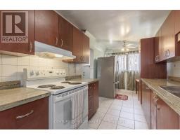 336 Fleetwood Crescent, Brampton, ON L6T2E7 Photo 8