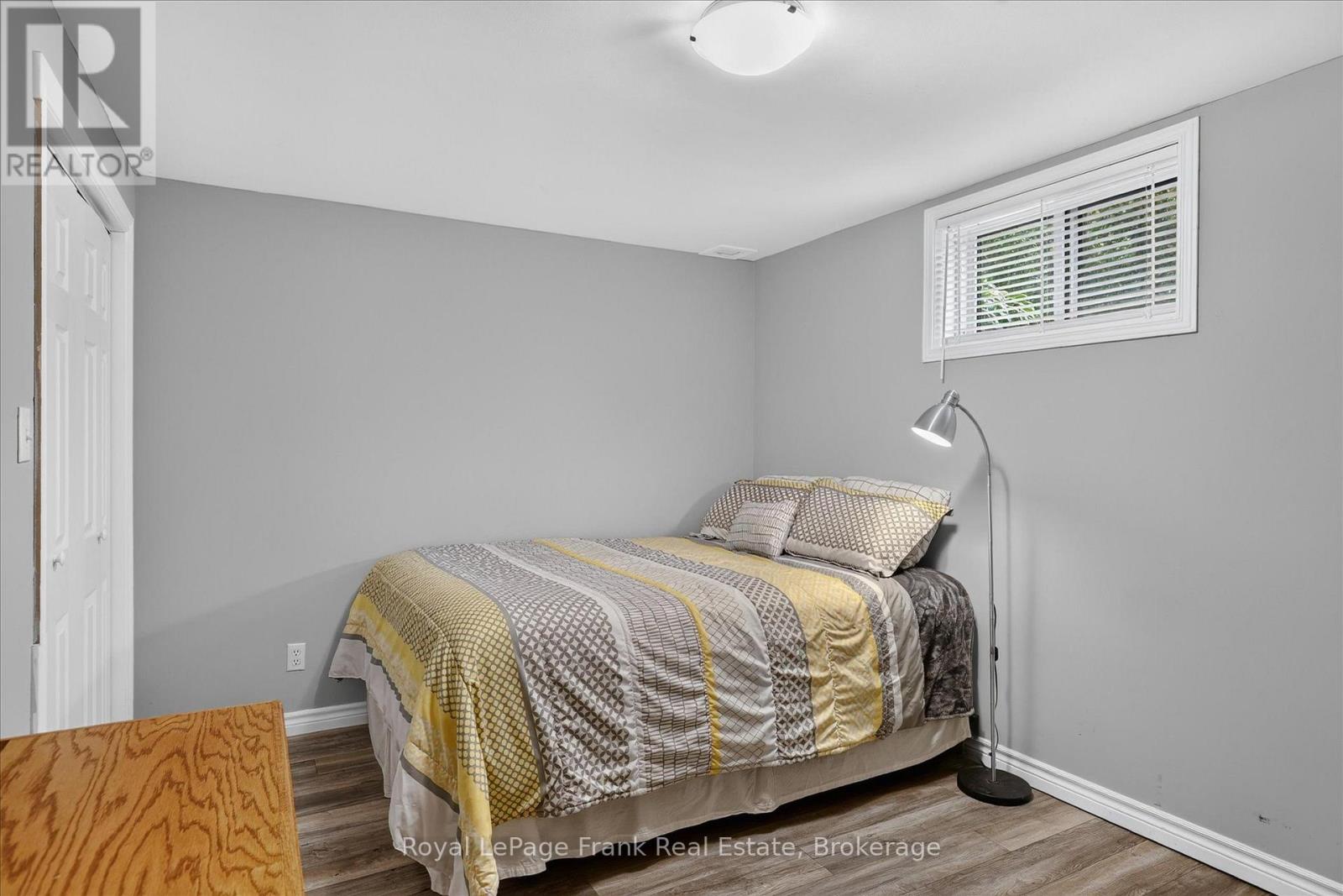 71 QUEEN STREET S - 32