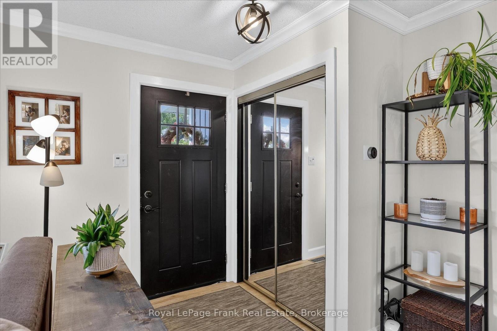 71 QUEEN STREET S - 5