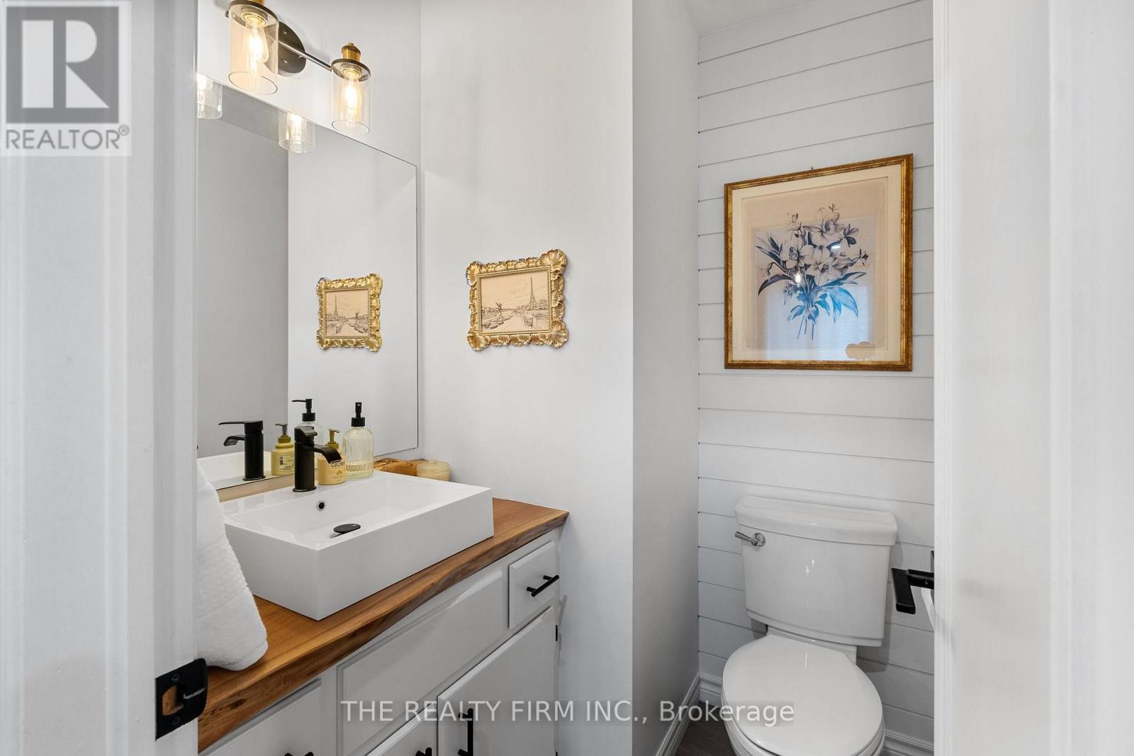 7 SOMERSET CRESCENT - 19