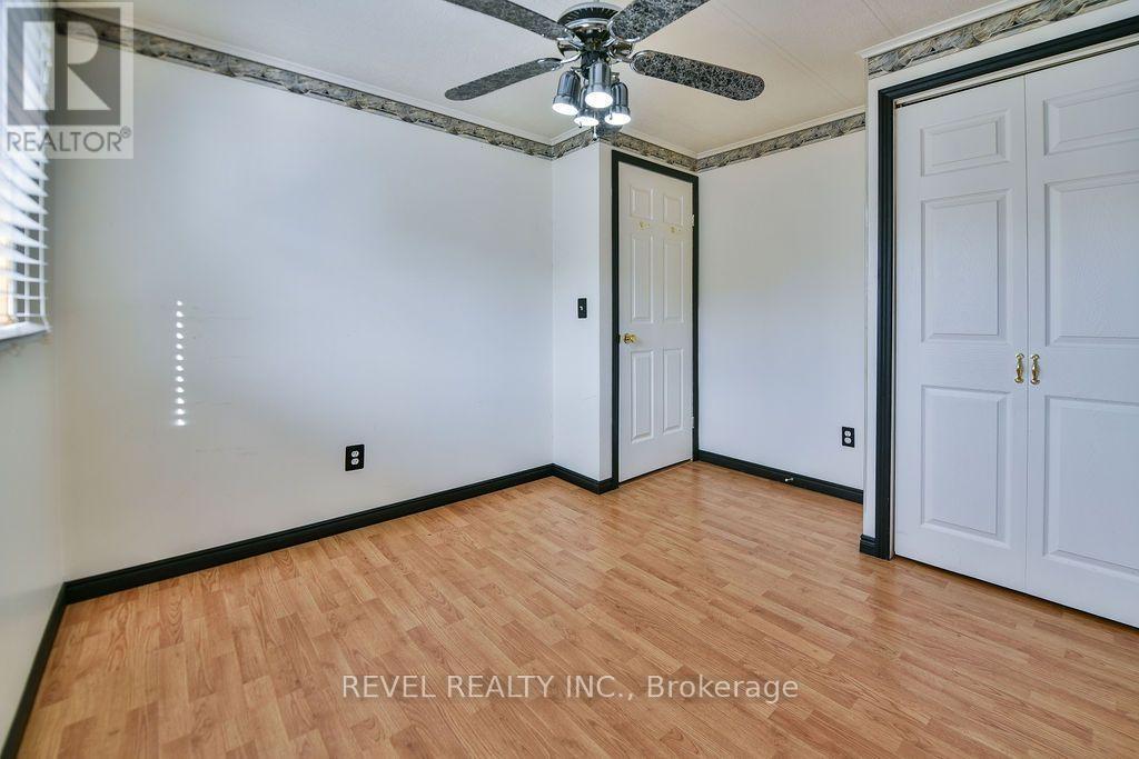 18 GRASSLANDS ROAD - 21