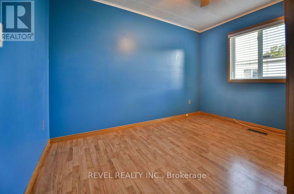 18 GRASSLANDS ROAD - 27