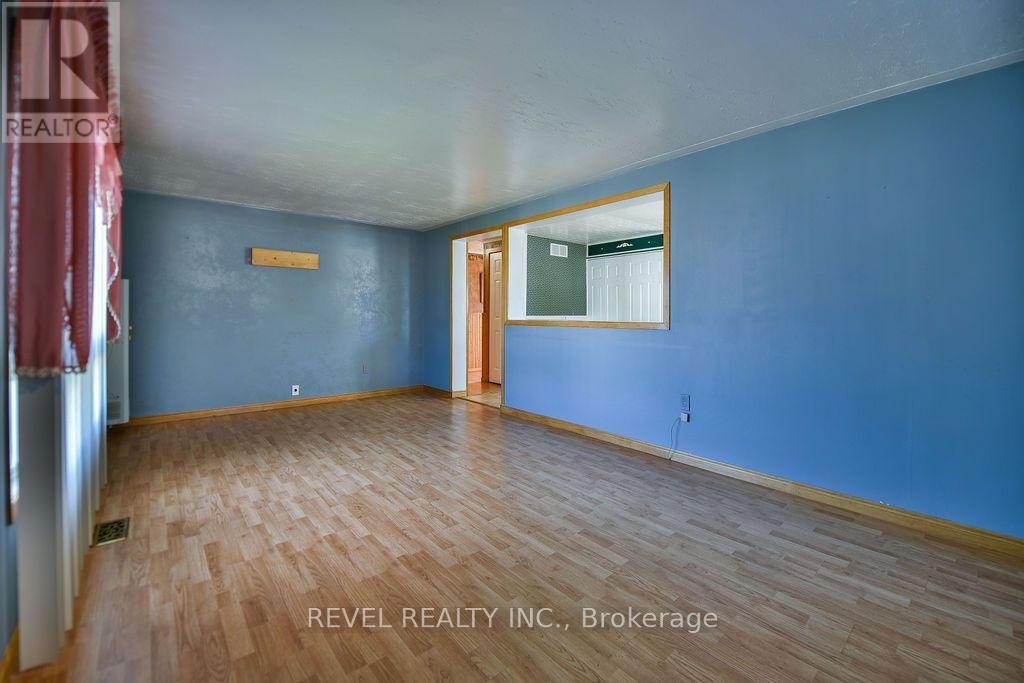 18 GRASSLANDS ROAD - Image 8