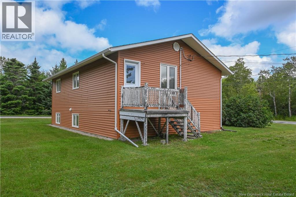 26 des Patriotes Street, Caraquet, New Brunswick, E1W1B6, Caraquet, New Brunswick — photo 4 of 5
