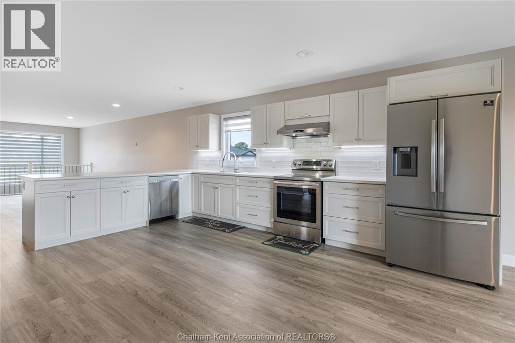203 MOONSTONE CRESCENT - 12