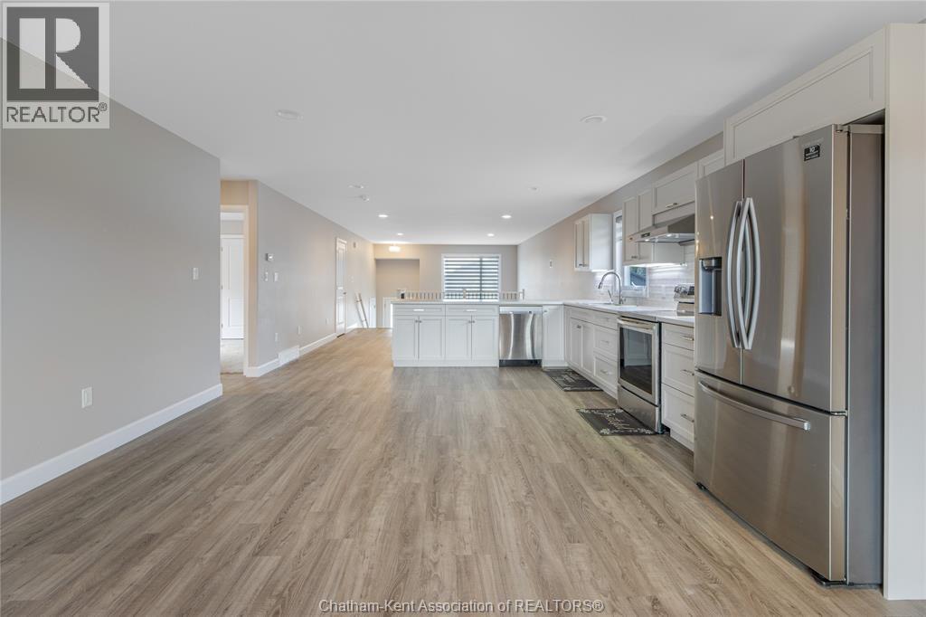 203 MOONSTONE CRESCENT - 13