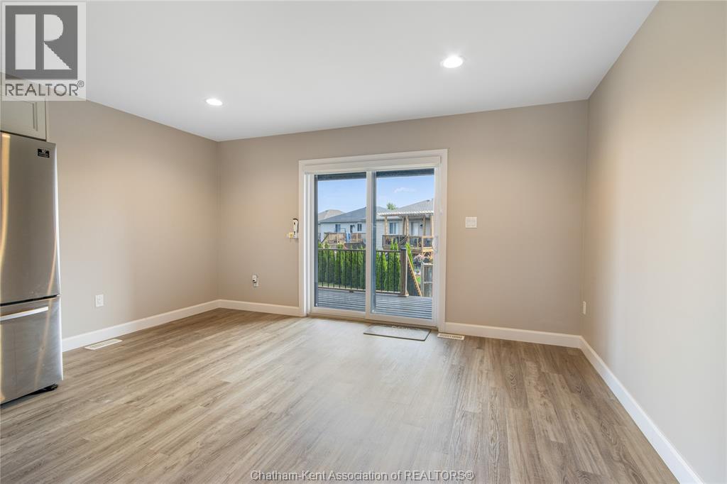 203 MOONSTONE CRESCENT - 14
