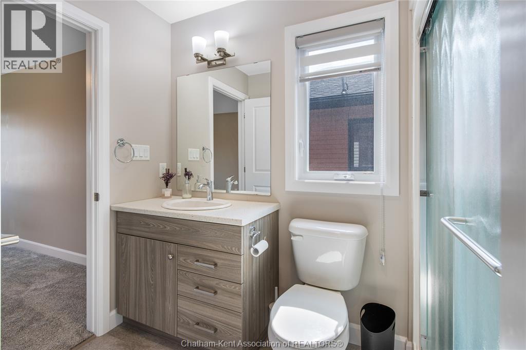 203 MOONSTONE CRESCENT - 18