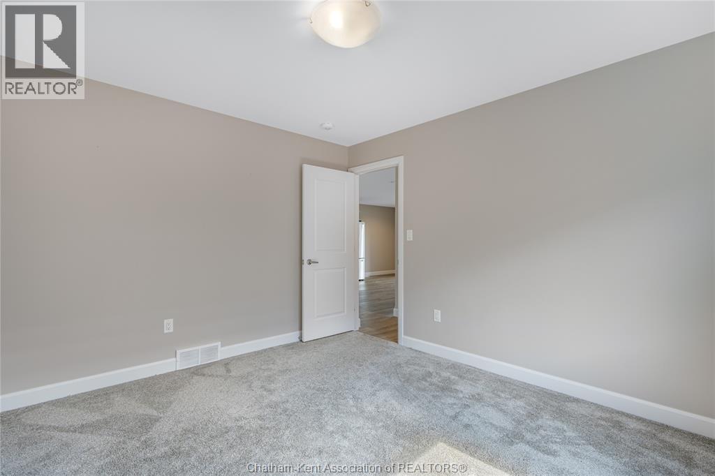 203 MOONSTONE CRESCENT - Image 21