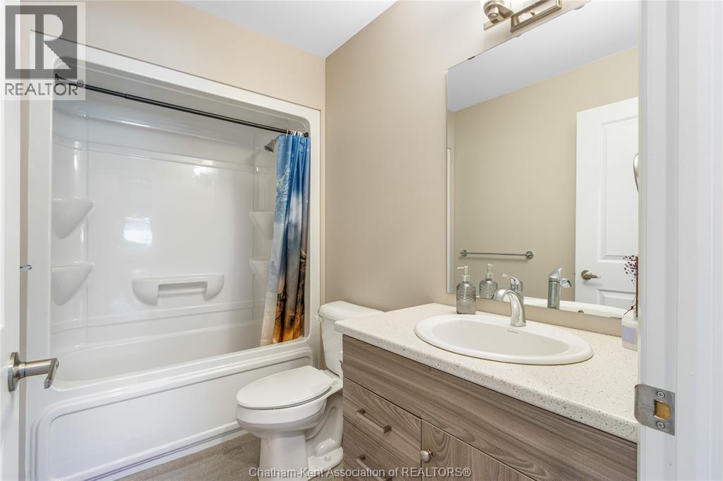 203 MOONSTONE CRESCENT - 22