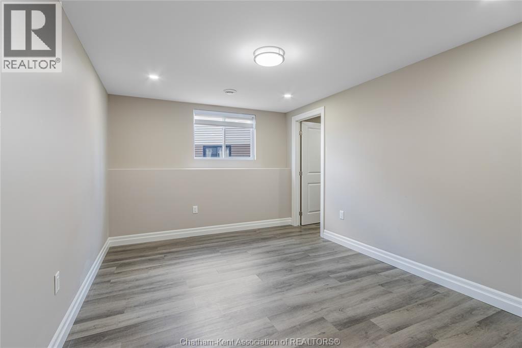 203 MOONSTONE CRESCENT - Image 26