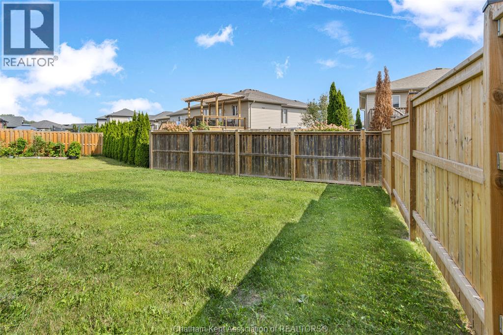 203 MOONSTONE CRESCENT - 39