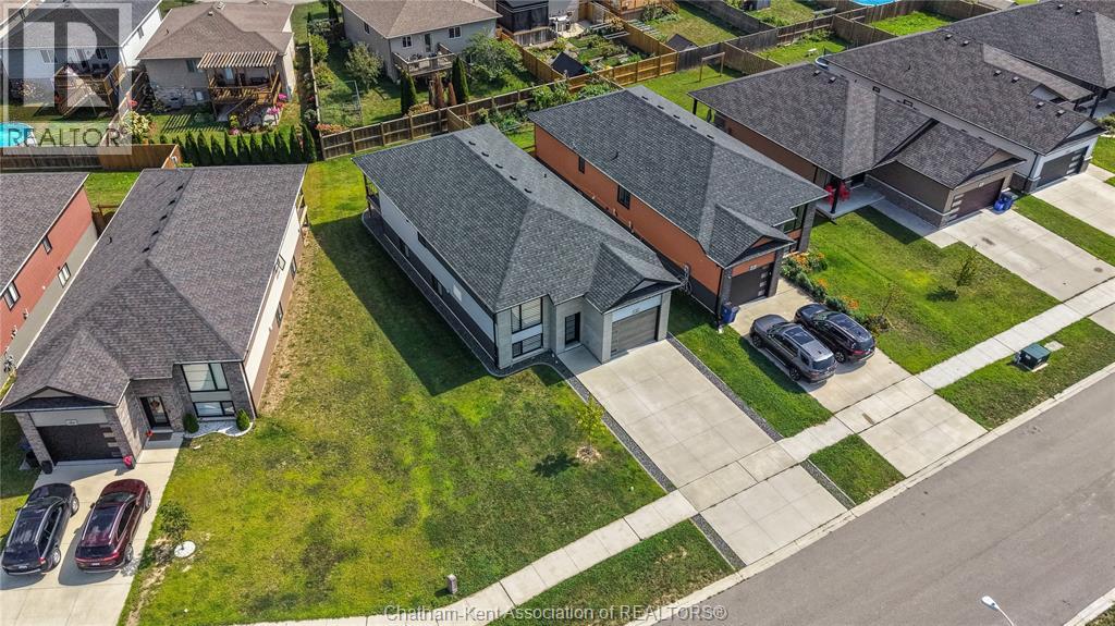 203 MOONSTONE CRESCENT - Image 45