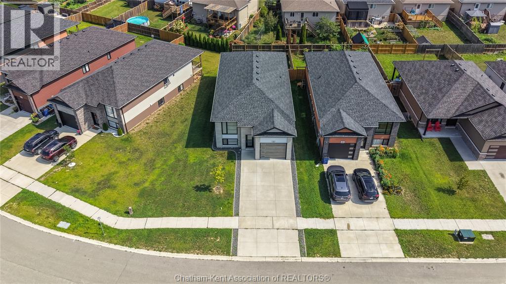 203 MOONSTONE CRESCENT - Image 46