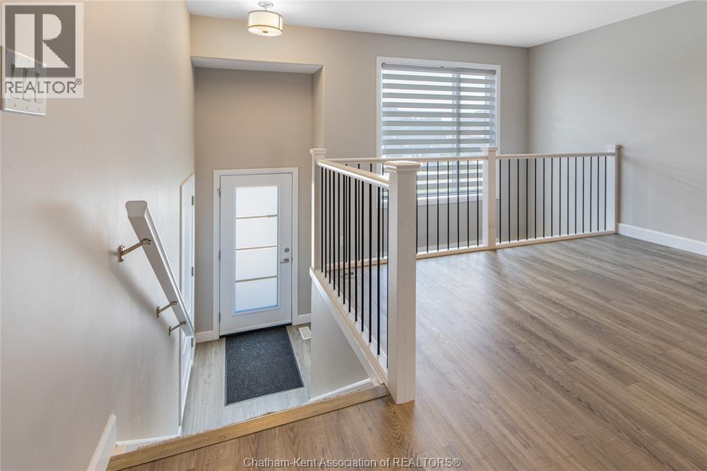 203 MOONSTONE CRESCENT - Image 7
