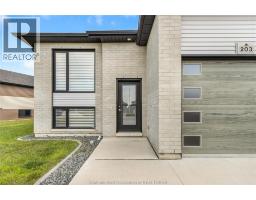 4pc Bathroom - 203 Moonstone Crescent, Chatham, ON N7M0S1 Photo 6