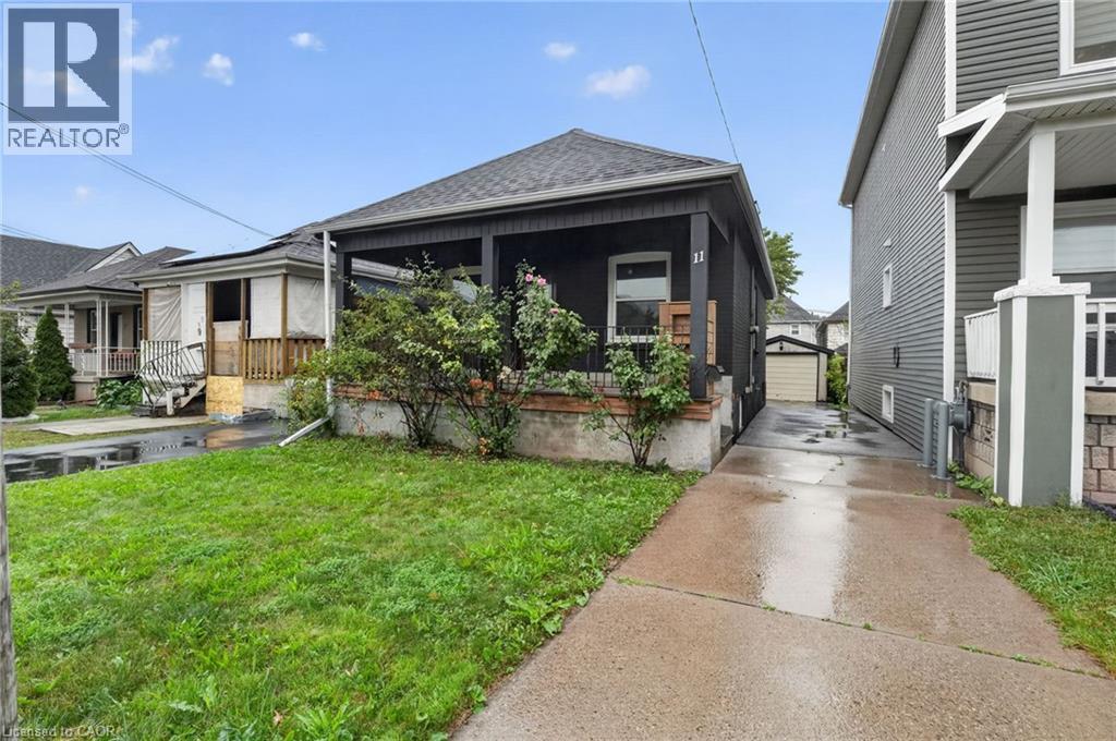 11 CRAIGMILLER Avenue, Hamilton, Ontario, L8L3H9, Hamilton, Ontario — photo 4 of 5